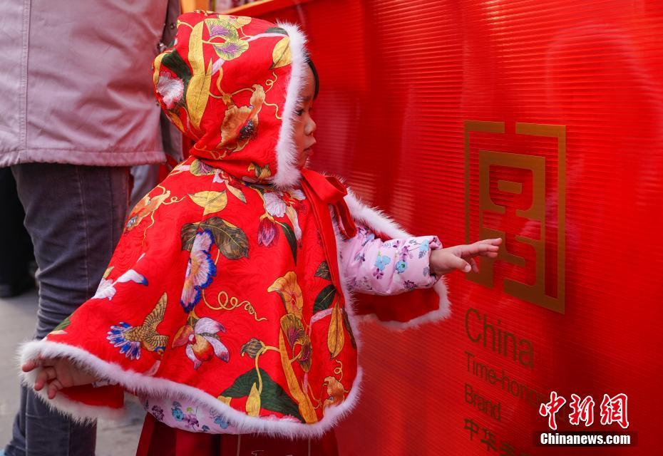 【黑料不打烊155fun】有錢就敗家,沒錢就拜神