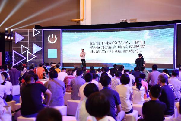 【91吃瓜黑料爆料網站】導孩握著手機玩網游